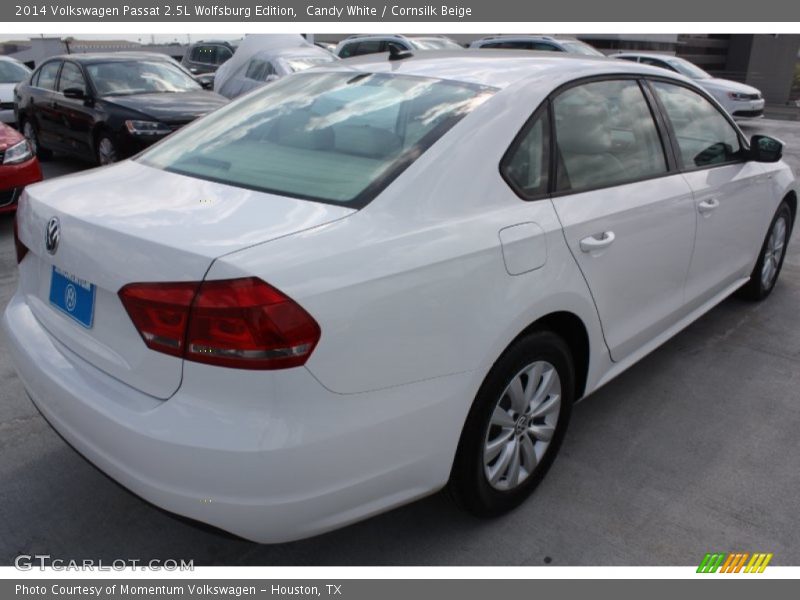 Candy White / Cornsilk Beige 2014 Volkswagen Passat 2.5L Wolfsburg Edition