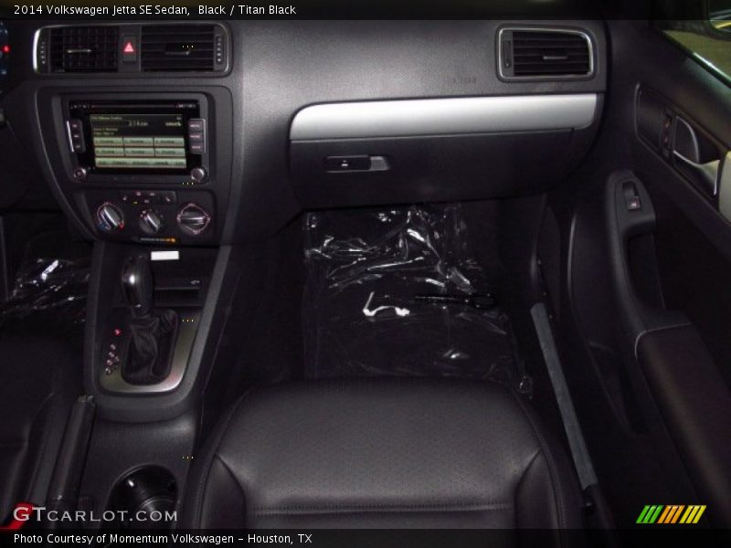 Black / Titan Black 2014 Volkswagen Jetta SE Sedan