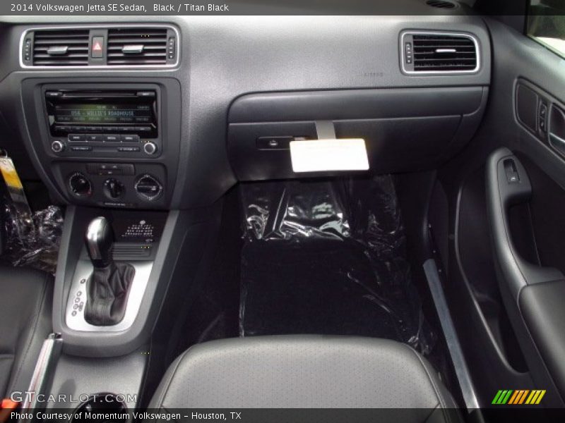 Black / Titan Black 2014 Volkswagen Jetta SE Sedan
