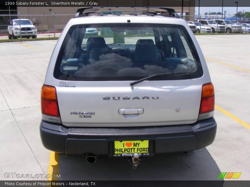 Silverthorn Metallic / Gray 1999 Subaru Forester L