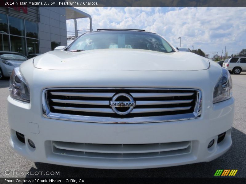 Pearl White / Charcoal 2014 Nissan Maxima 3.5 SV
