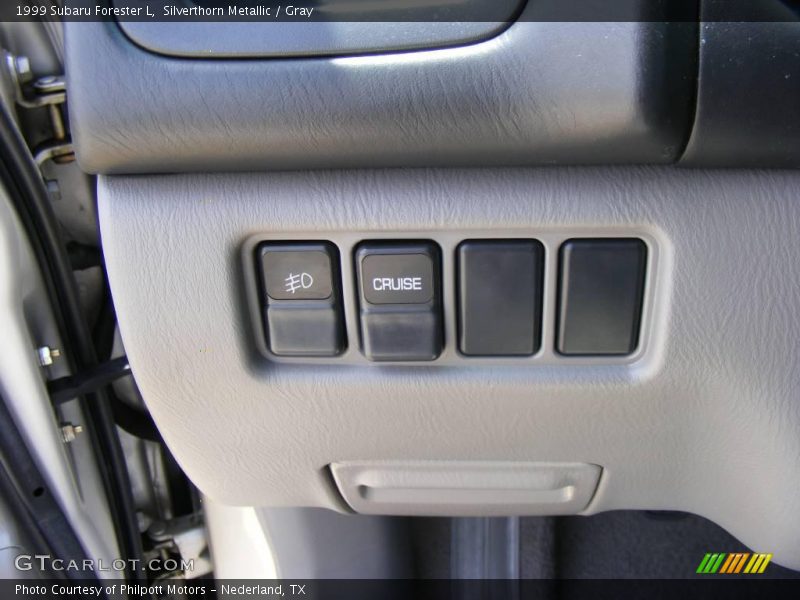 Silverthorn Metallic / Gray 1999 Subaru Forester L
