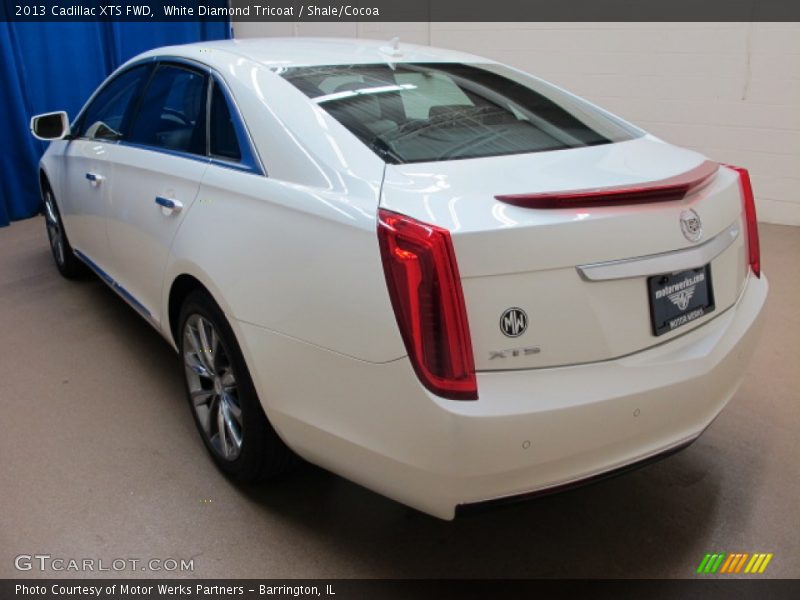 White Diamond Tricoat / Shale/Cocoa 2013 Cadillac XTS FWD
