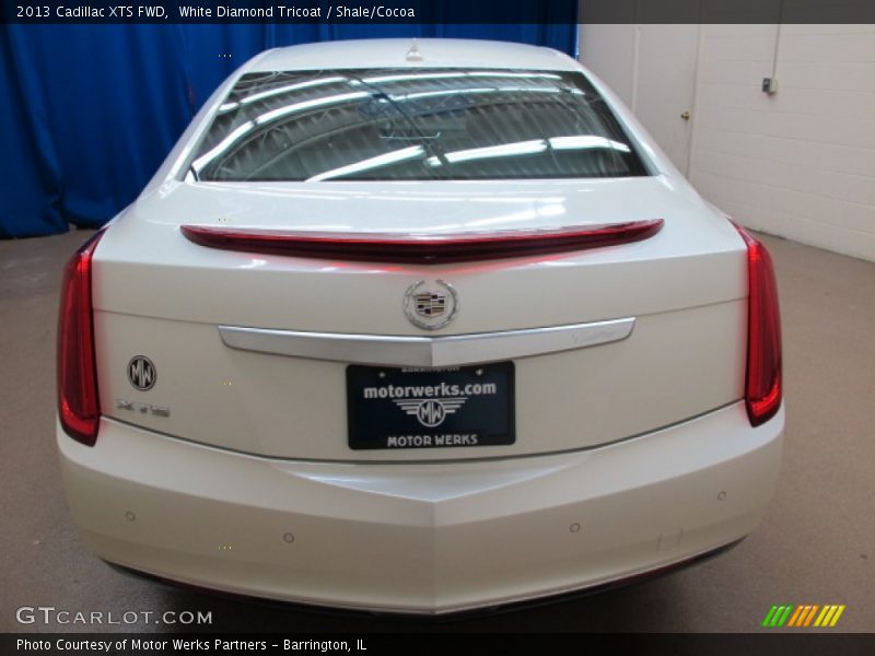 White Diamond Tricoat / Shale/Cocoa 2013 Cadillac XTS FWD