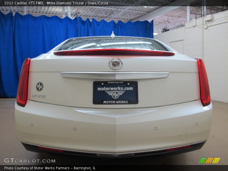 White Diamond Tricoat / Shale/Cocoa 2013 Cadillac XTS FWD