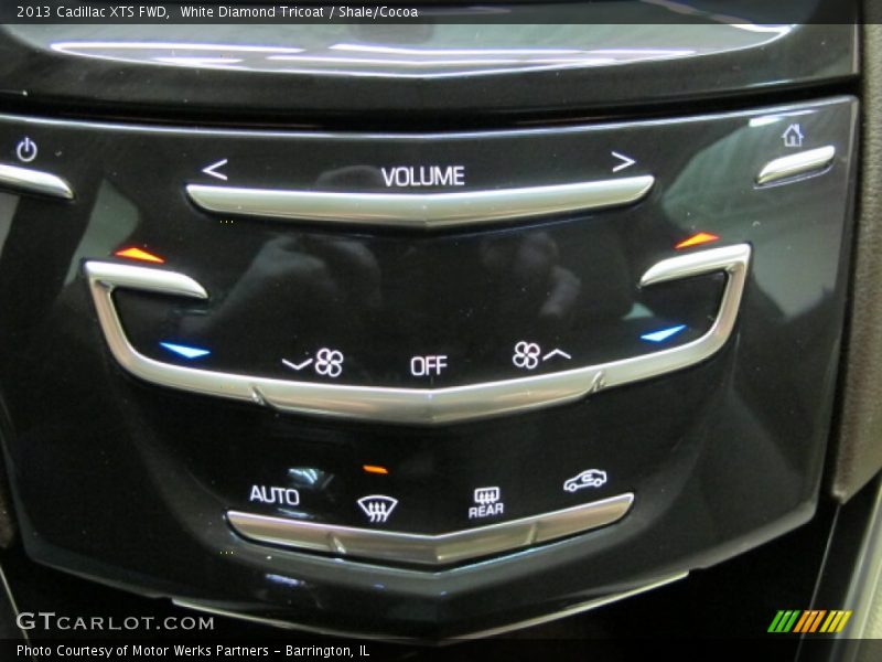 White Diamond Tricoat / Shale/Cocoa 2013 Cadillac XTS FWD