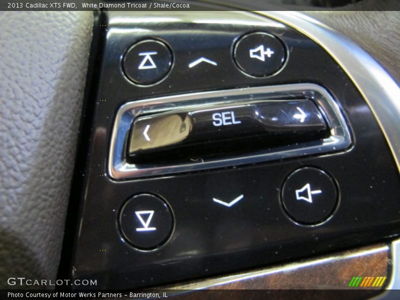 White Diamond Tricoat / Shale/Cocoa 2013 Cadillac XTS FWD
