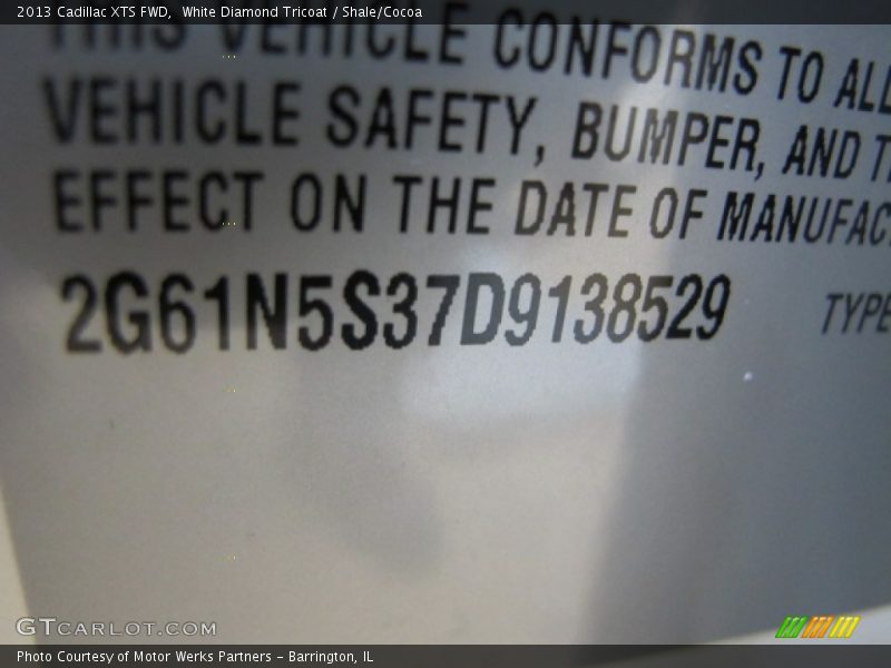 White Diamond Tricoat / Shale/Cocoa 2013 Cadillac XTS FWD