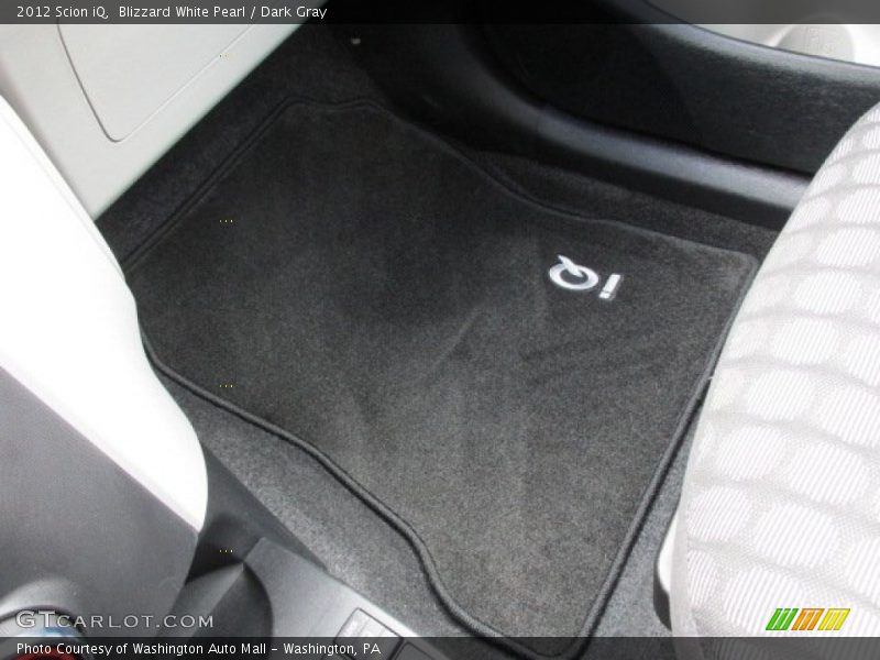 Blizzard White Pearl / Dark Gray 2012 Scion iQ