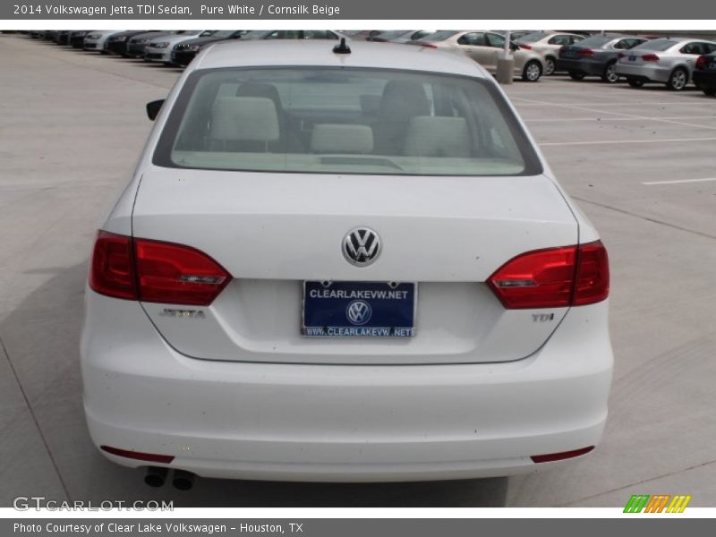 Pure White / Cornsilk Beige 2014 Volkswagen Jetta TDI Sedan