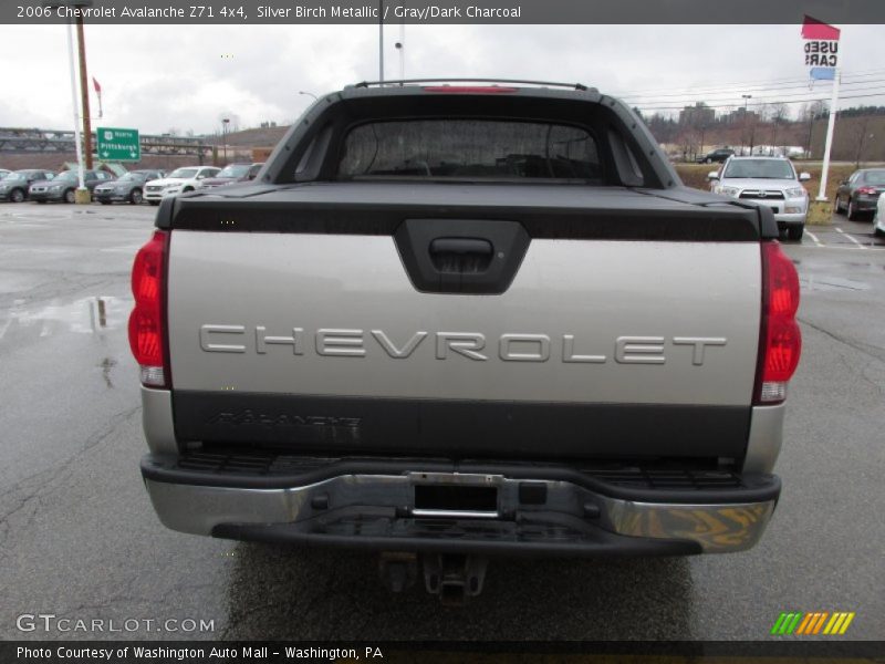 Silver Birch Metallic / Gray/Dark Charcoal 2006 Chevrolet Avalanche Z71 4x4