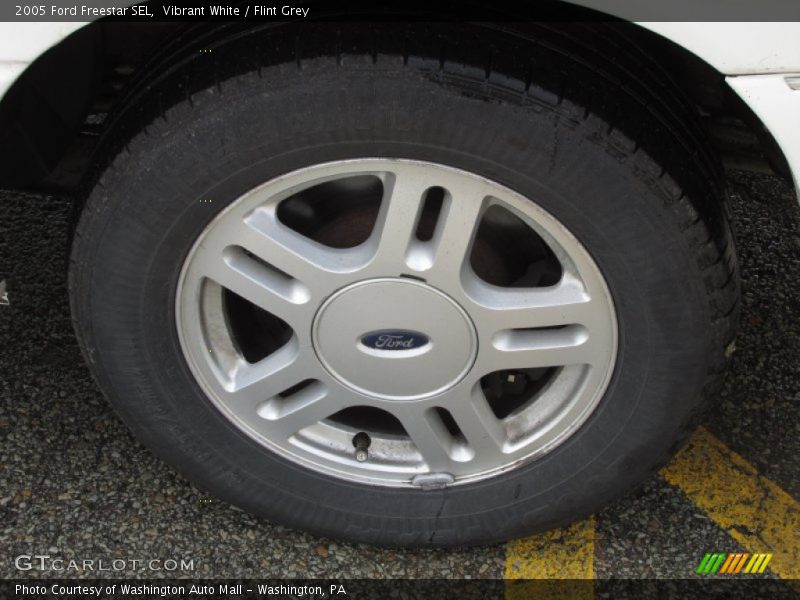 Vibrant White / Flint Grey 2005 Ford Freestar SEL