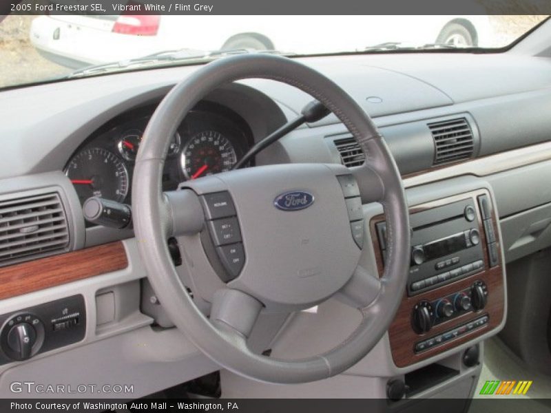 Vibrant White / Flint Grey 2005 Ford Freestar SEL