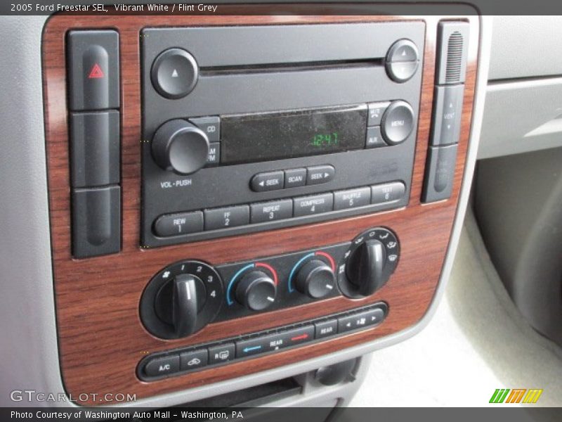 Vibrant White / Flint Grey 2005 Ford Freestar SEL