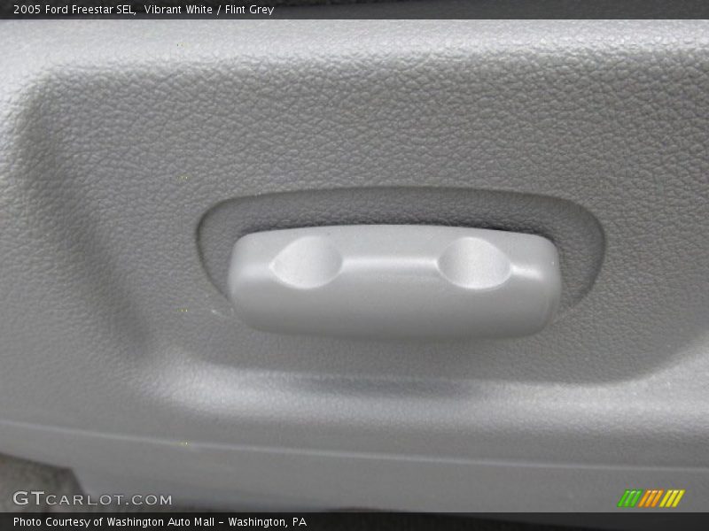 Vibrant White / Flint Grey 2005 Ford Freestar SEL