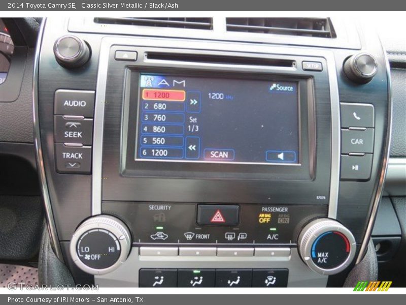 Classic Silver Metallic / Black/Ash 2014 Toyota Camry SE