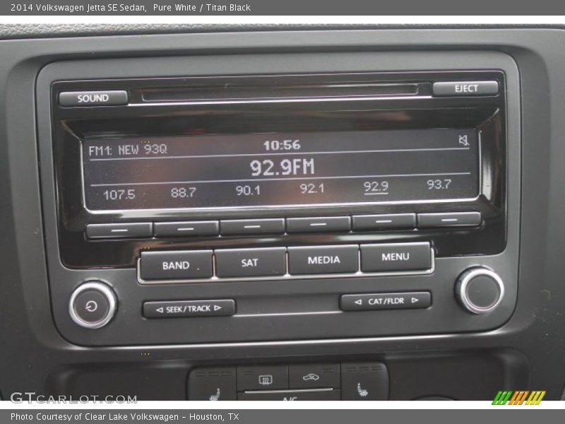 Pure White / Titan Black 2014 Volkswagen Jetta SE Sedan