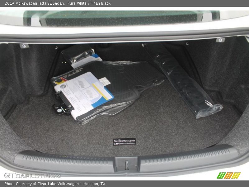 Pure White / Titan Black 2014 Volkswagen Jetta SE Sedan