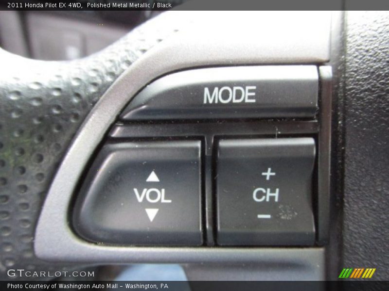 Polished Metal Metallic / Black 2011 Honda Pilot EX 4WD