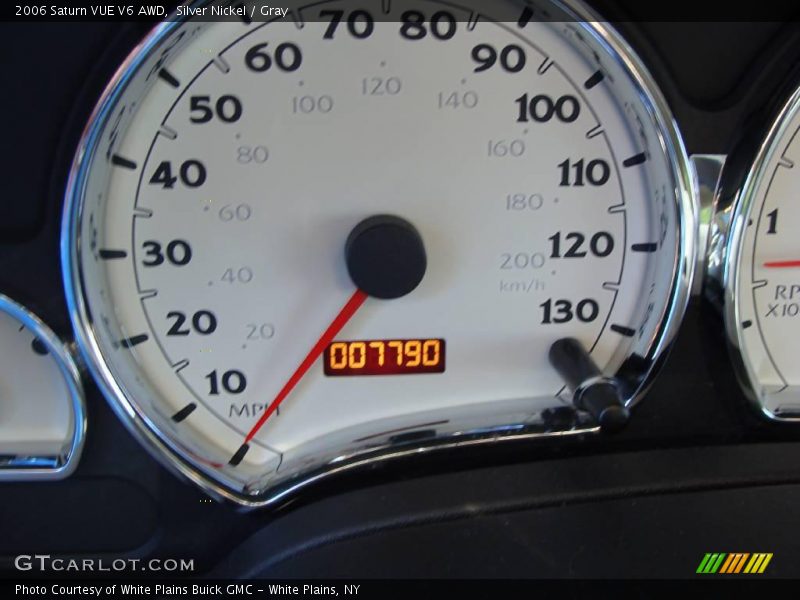 Silver Nickel / Gray 2006 Saturn VUE V6 AWD