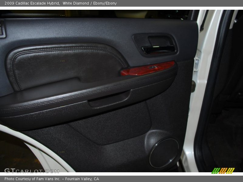 White Diamond / Ebony/Ebony 2009 Cadillac Escalade Hybrid