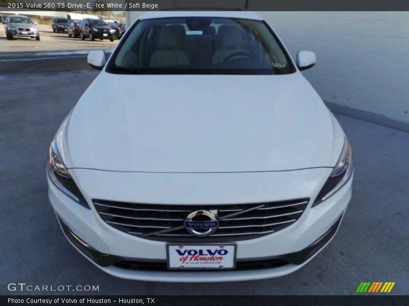Ice White / Soft Beige 2015 Volvo S60 T5 Drive-E
