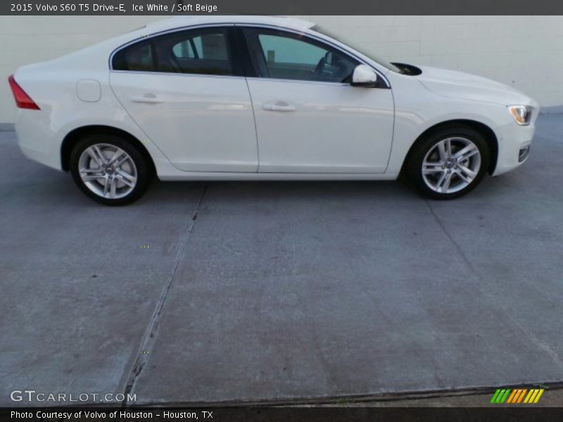 Ice White / Soft Beige 2015 Volvo S60 T5 Drive-E