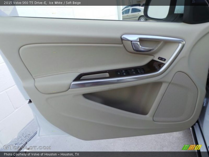 Ice White / Soft Beige 2015 Volvo S60 T5 Drive-E