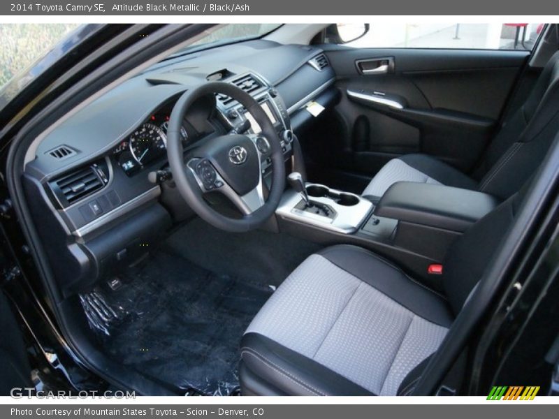 Attitude Black Metallic / Black/Ash 2014 Toyota Camry SE