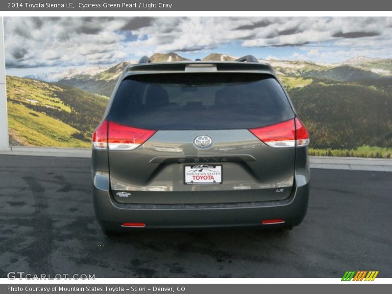 Cypress Green Pearl / Light Gray 2014 Toyota Sienna LE