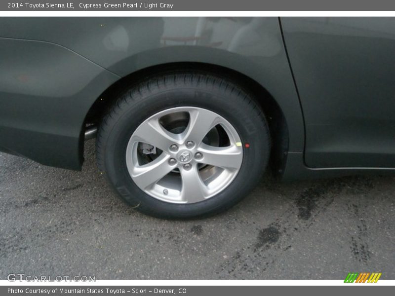 Cypress Green Pearl / Light Gray 2014 Toyota Sienna LE