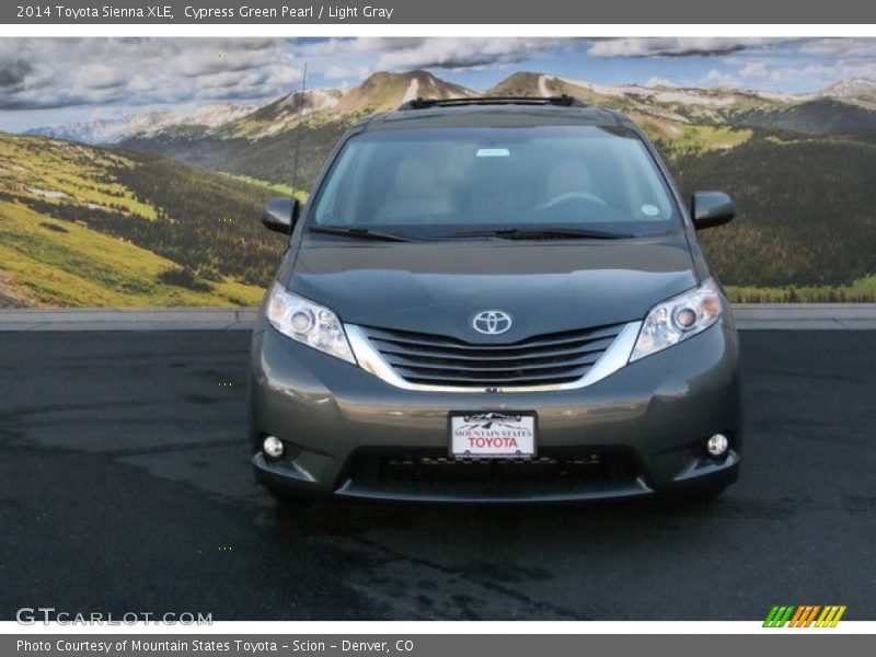 Cypress Green Pearl / Light Gray 2014 Toyota Sienna XLE