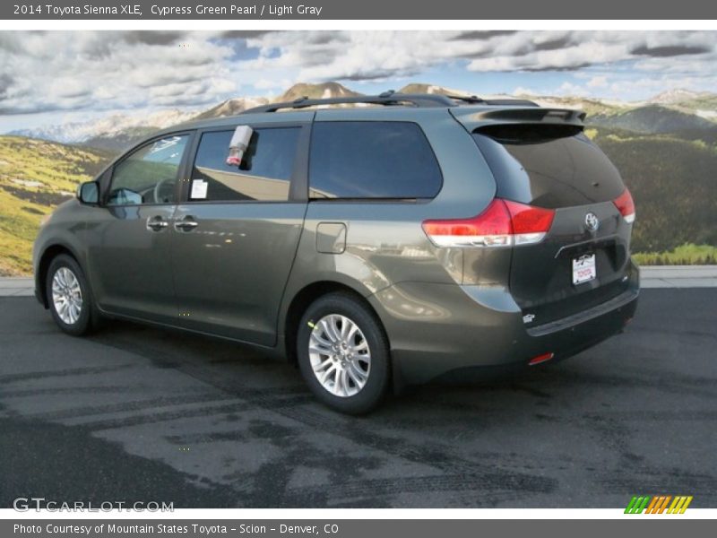 Cypress Green Pearl / Light Gray 2014 Toyota Sienna XLE