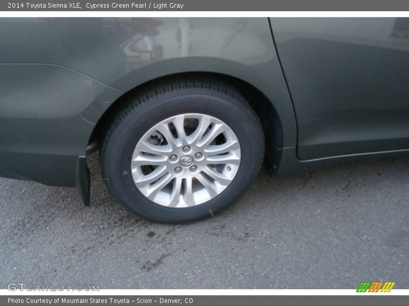 Cypress Green Pearl / Light Gray 2014 Toyota Sienna XLE