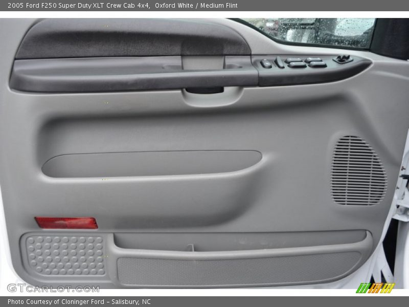 Oxford White / Medium Flint 2005 Ford F250 Super Duty XLT Crew Cab 4x4