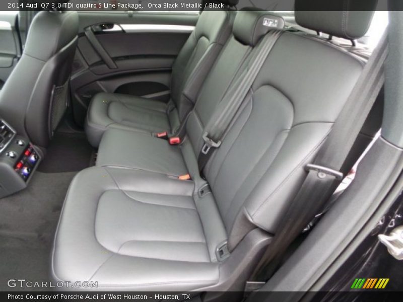 Rear Seat of 2014 Q7 3.0 TDI quattro S Line Package
