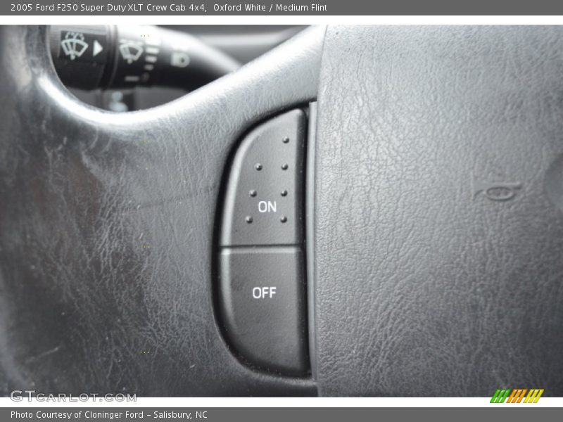 Oxford White / Medium Flint 2005 Ford F250 Super Duty XLT Crew Cab 4x4