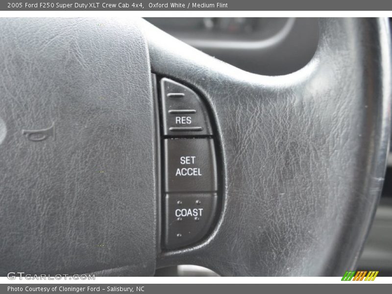 Oxford White / Medium Flint 2005 Ford F250 Super Duty XLT Crew Cab 4x4