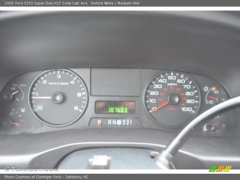 Oxford White / Medium Flint 2005 Ford F250 Super Duty XLT Crew Cab 4x4