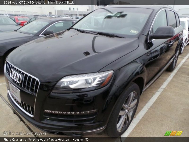 Front 3/4 View of 2014 Q7 3.0 TDI quattro