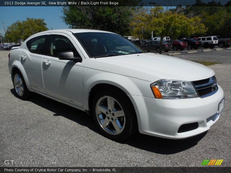New Bright White / Black/Light Frost Beige 2013 Dodge Avenger SE