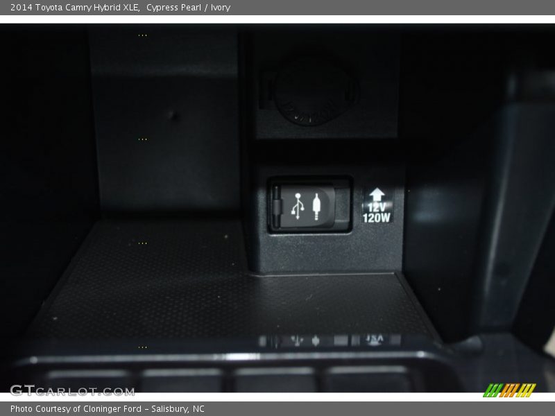Cypress Pearl / Ivory 2014 Toyota Camry Hybrid XLE