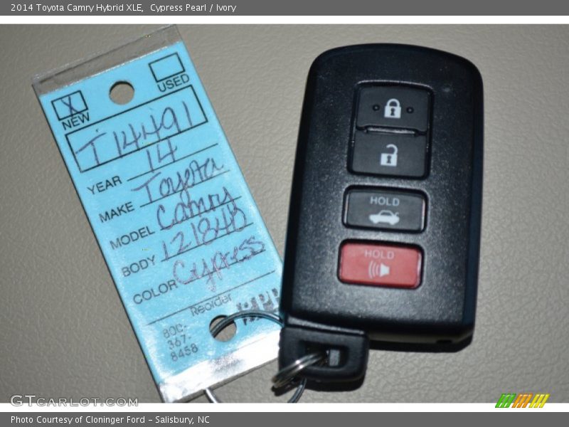Cypress Pearl / Ivory 2014 Toyota Camry Hybrid XLE