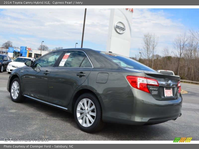 Cypress Pearl / Ivory 2014 Toyota Camry Hybrid XLE