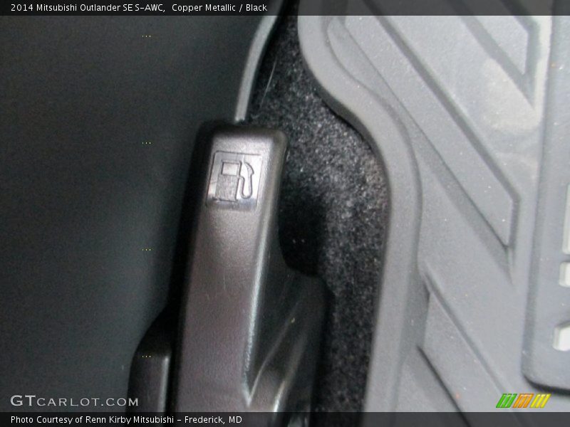 Copper Metallic / Black 2014 Mitsubishi Outlander SE S-AWC