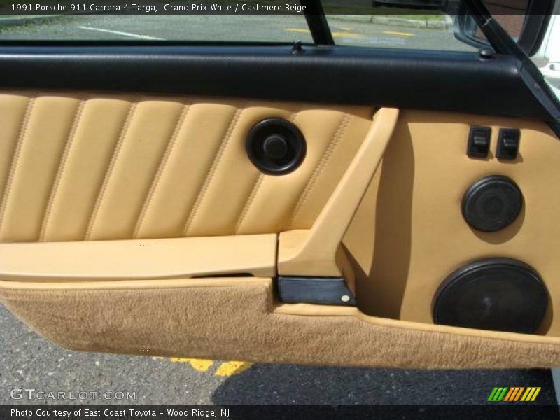 Grand Prix White / Cashmere Beige 1991 Porsche 911 Carrera 4 Targa
