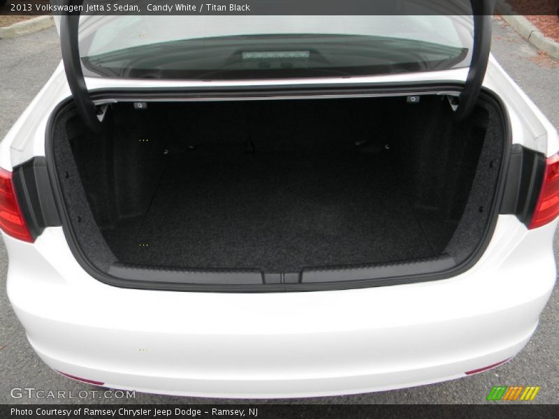 Candy White / Titan Black 2013 Volkswagen Jetta S Sedan