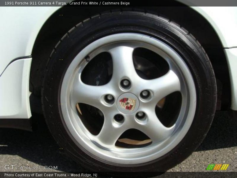 Grand Prix White / Cashmere Beige 1991 Porsche 911 Carrera 4 Targa