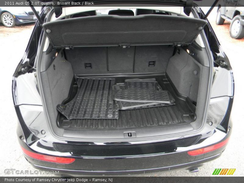 Brilliant Black / Black 2011 Audi Q5 2.0T quattro