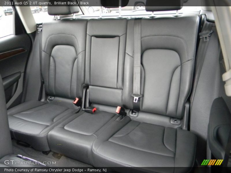 Brilliant Black / Black 2011 Audi Q5 2.0T quattro